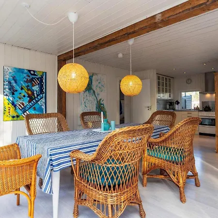 6 Person In Hals-by Traum Ferienhaus